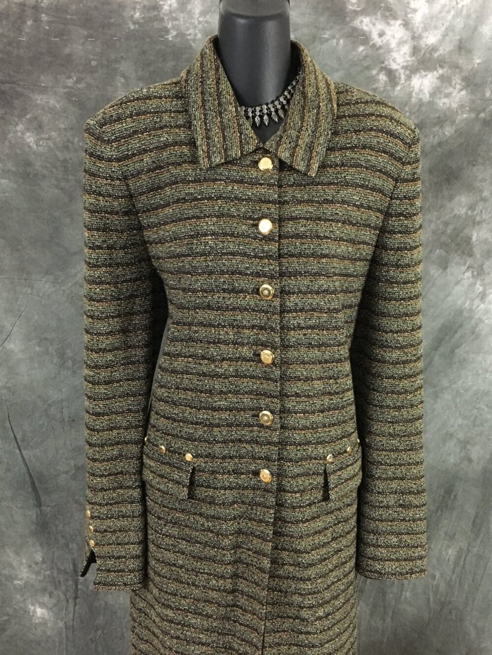 BEAUTIFUL St John collection knit green multi jacket skirt suit size 12 - Picture 4 of 10